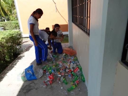Campaña permanente de reciclaje. APLASTANDO. Asesora: Mtra. Alma Lorena Ramírez Haas.