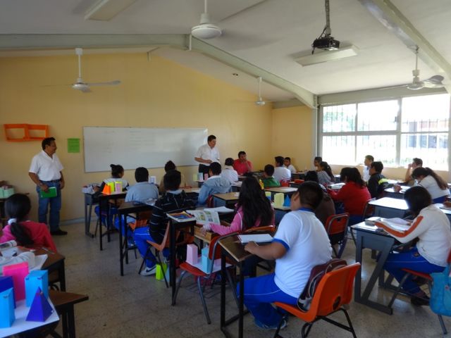 Visita de supervisión - visitando un salón de segundo.